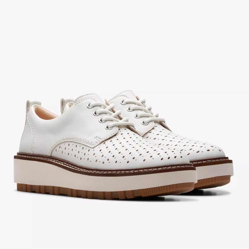 CLARKS Orianna W Move Women's White Perforated Platform Oxfords Tie Shoes 7.5